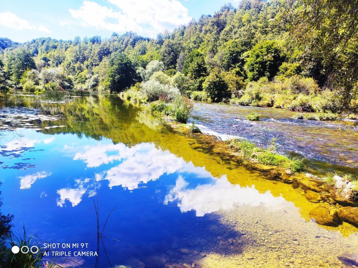 Smaragd River Near Rastoke & Plitvice Lakes Слуни Екстериор снимка