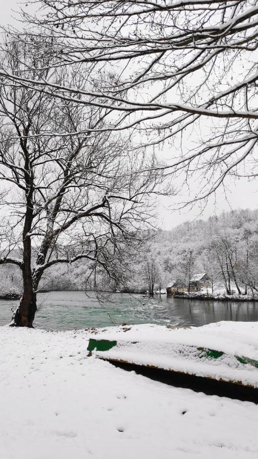 Smaragd River Near Rastoke & Plitvice Lakes Слуни Екстериор снимка