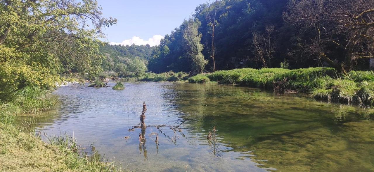 Smaragd River Near Rastoke & Plitvice Lakes Слуни Екстериор снимка