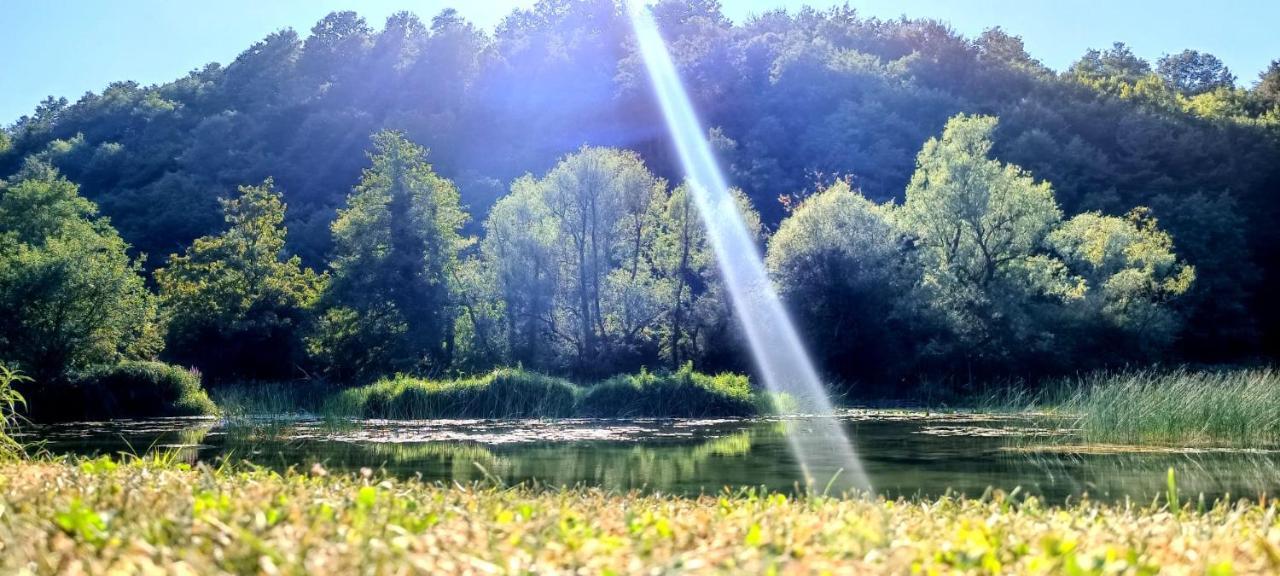 Smaragd River Near Rastoke & Plitvice Lakes Слуни Екстериор снимка