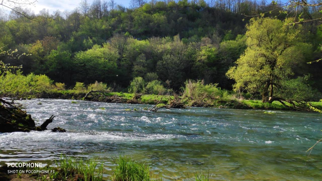 Smaragd River Near Rastoke & Plitvice Lakes Слуни Екстериор снимка