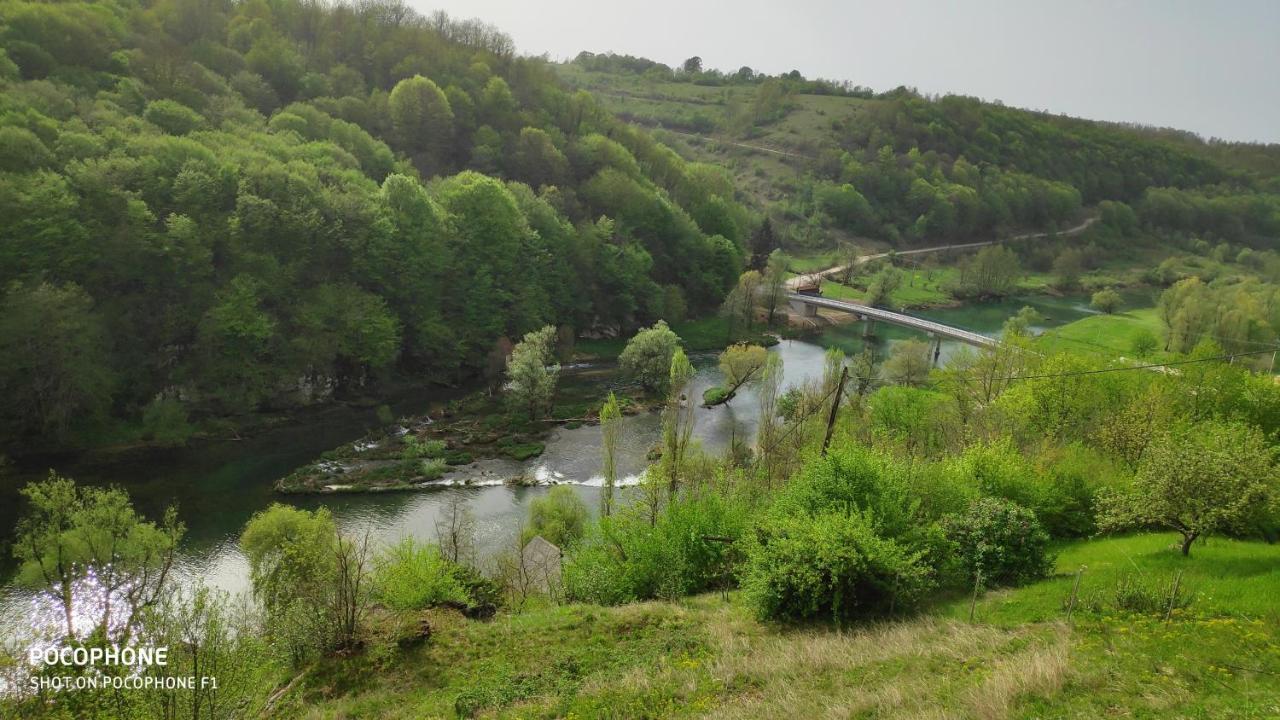 Smaragd River Near Rastoke & Plitvice Lakes Слуни Екстериор снимка