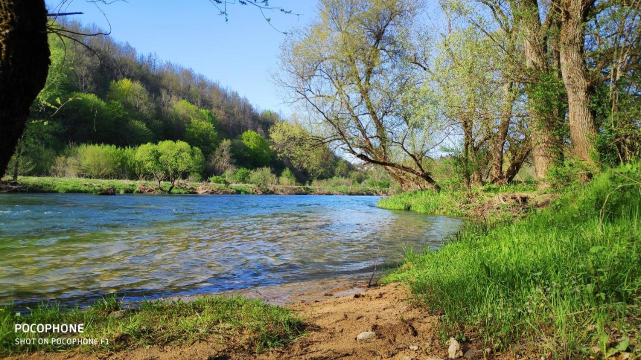 Smaragd River Near Rastoke & Plitvice Lakes Слуни Екстериор снимка